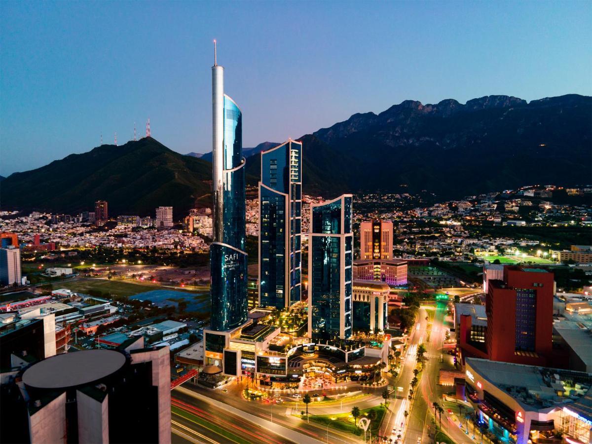 Hotel Safi Royal Luxury Metropolitan San Pedro Garza Garcia Exteriér fotografie Torre Futura, the tallest building in Guadalajara.