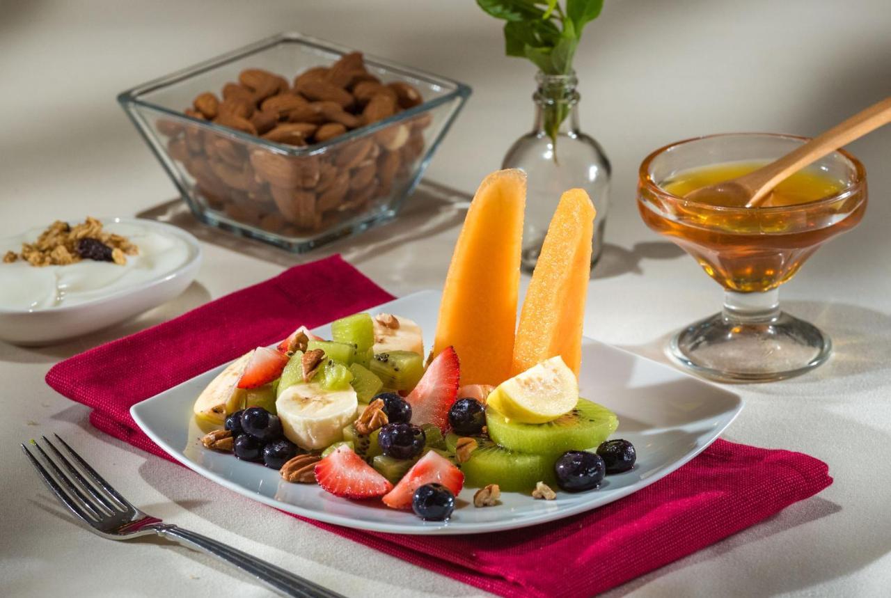 Hotel Safi Royal Luxury Metropolitan San Pedro Garza Garcia Exteriér fotografie Fruit salad
