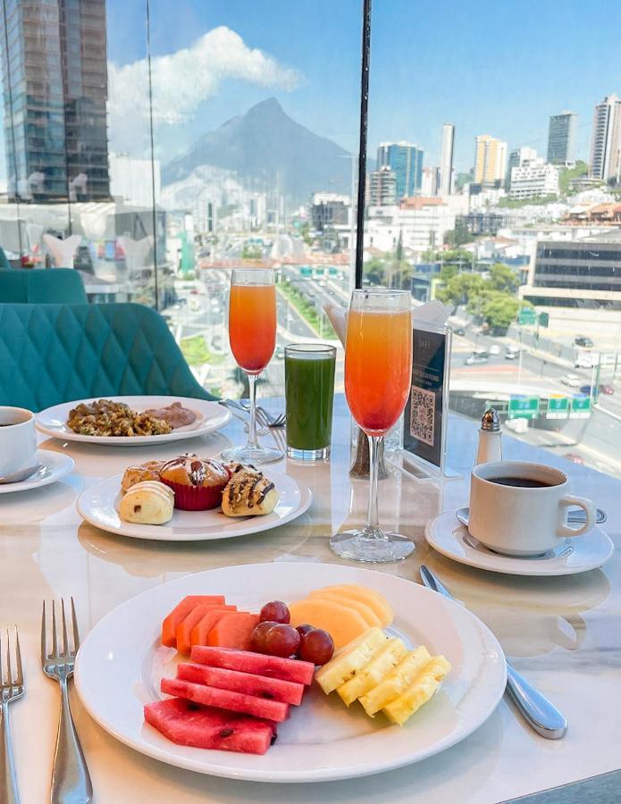 Hotel Safi Royal Luxury Metropolitan San Pedro Garza Garcia Exteriér fotografie Breakfast at the 360° Restaurant