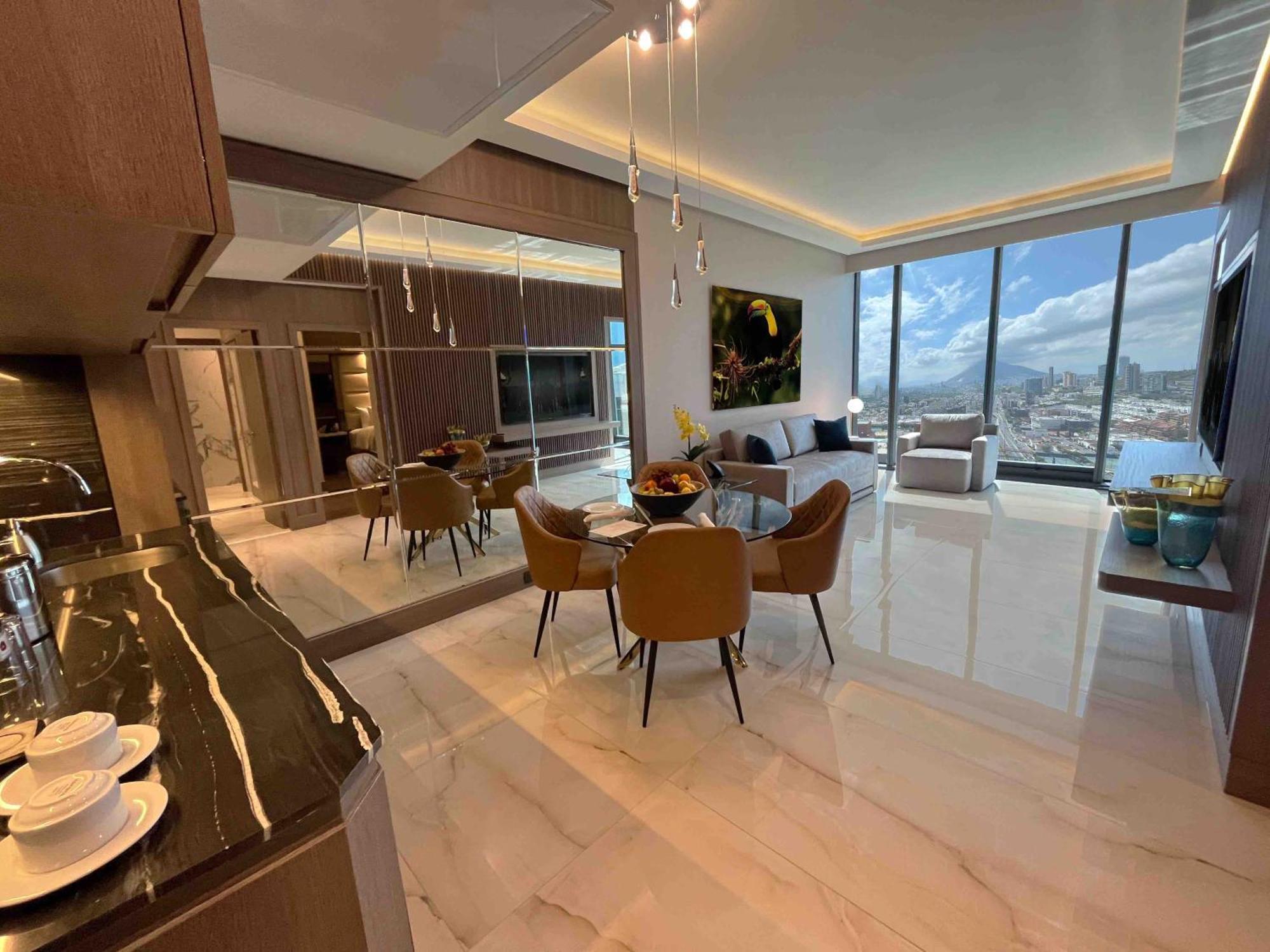 Hotel Safi Royal Luxury Metropolitan San Pedro Garza Garcia Exteriér fotografie The interior of a penthouse at One River North