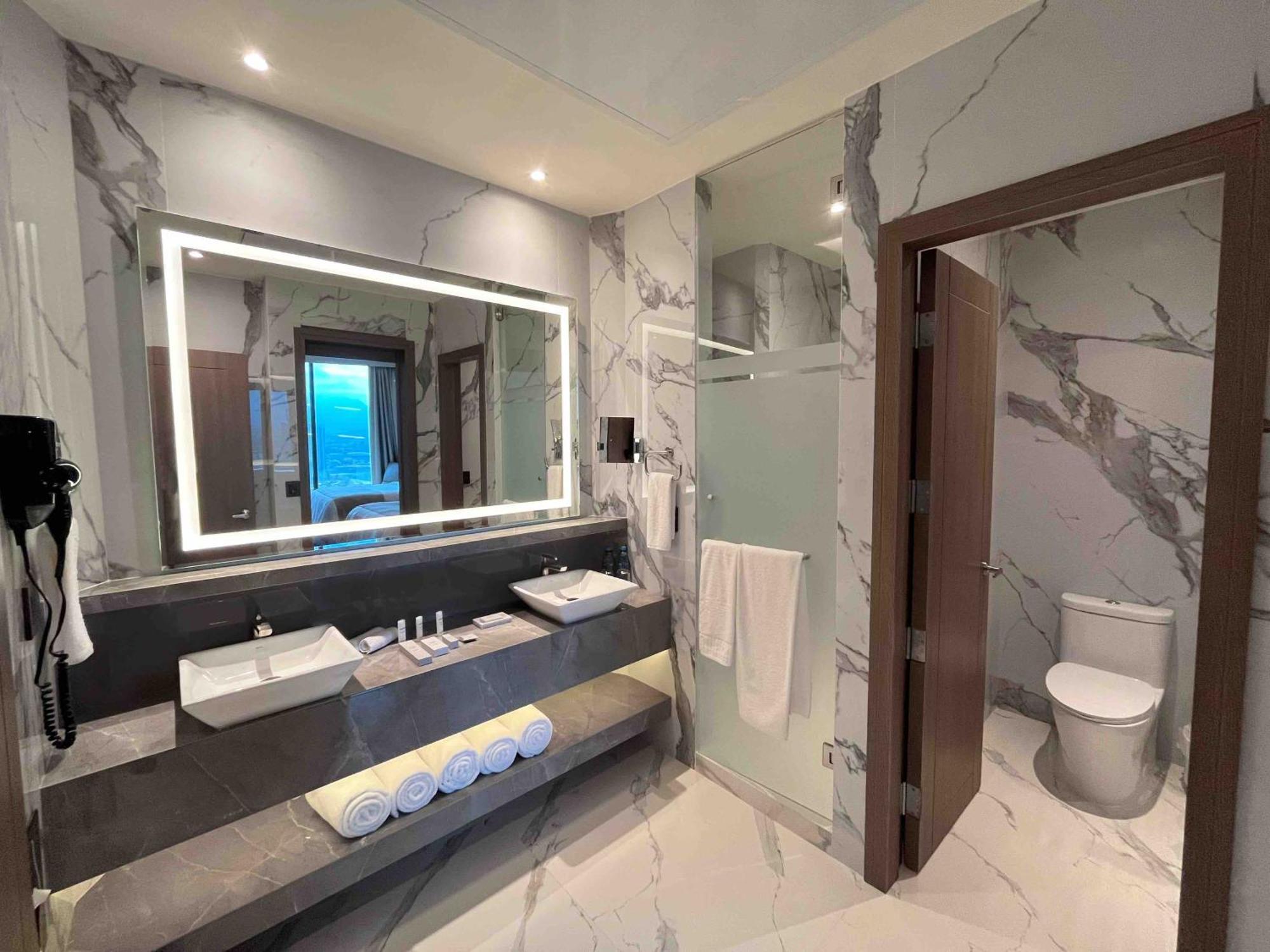 Hotel Safi Royal Luxury Metropolitan San Pedro Garza Garcia Exteriér fotografie Bathroom